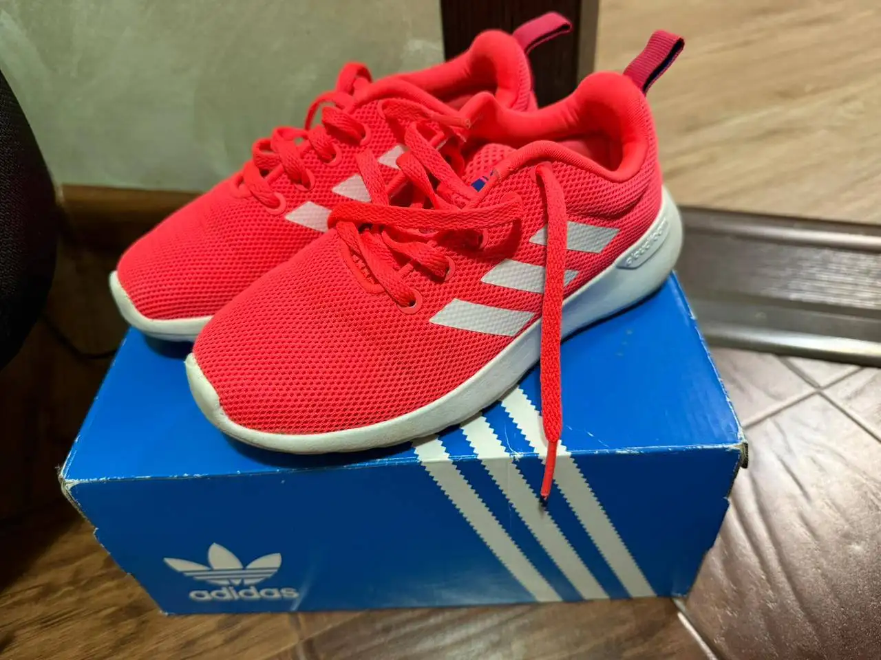 Оригинальные кроссовки Adidas для девочки размер 30 - Детская обувь (Одежда) в Барнаул