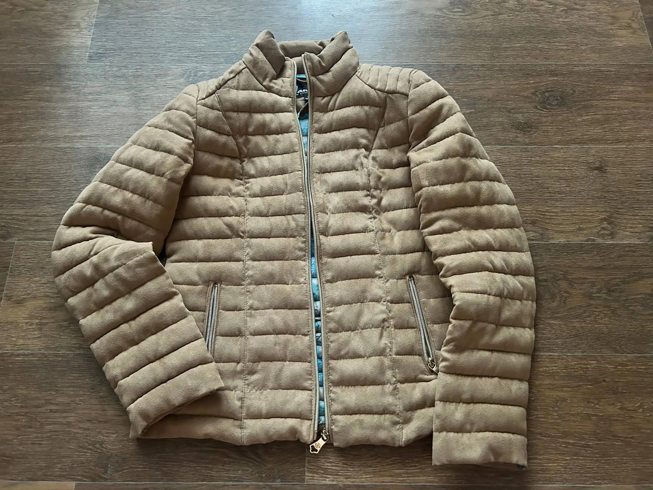 Продам женскую куртку 42-44 - Верхняя одежда (Одежда) в Барнаул