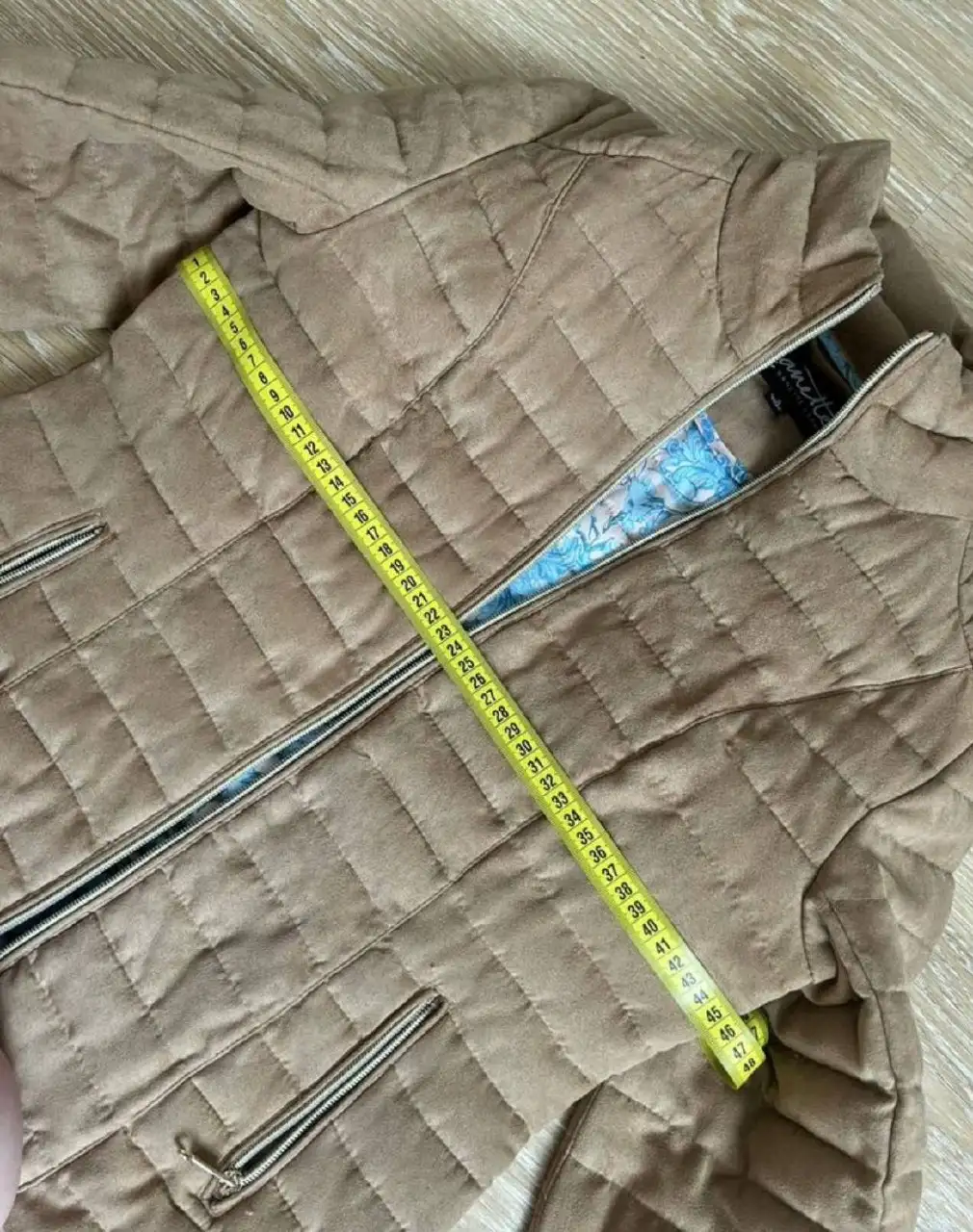 Продам женскую куртку 42-44 - Верхняя одежда (Одежда) в Барнаул