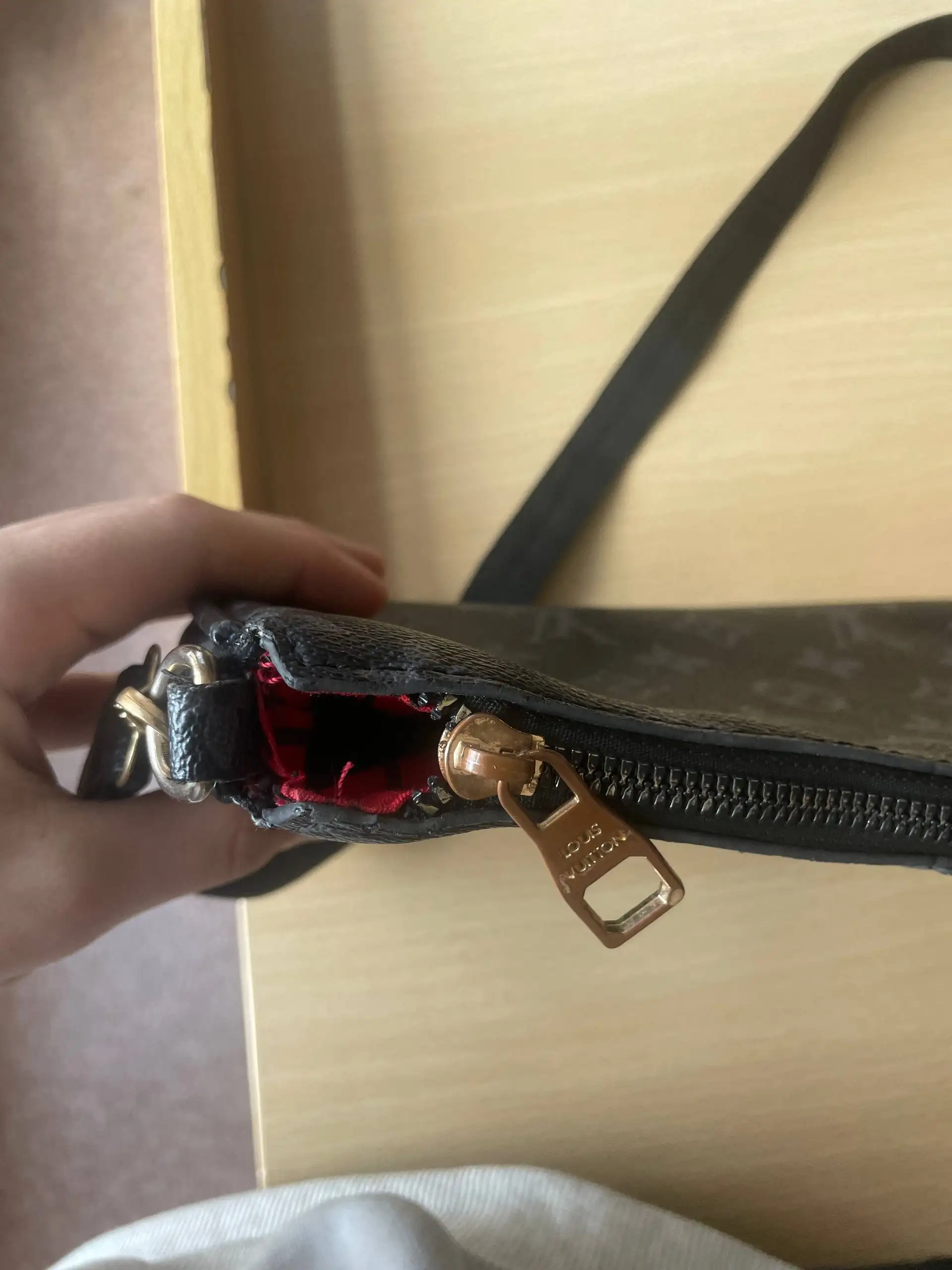 Сумка Луи - Барахолка в Барнаул