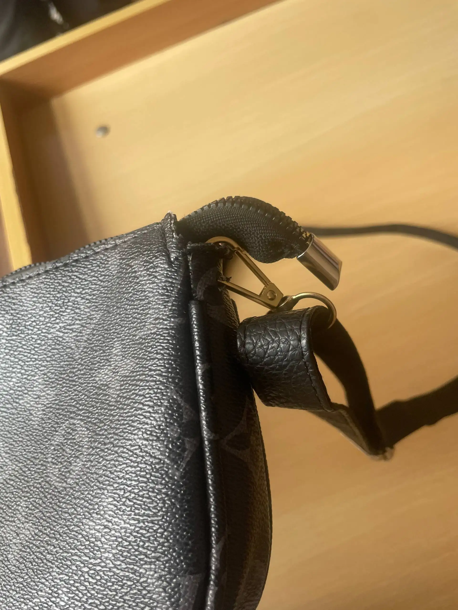 Сумка Луи - Барахолка в Барнаул