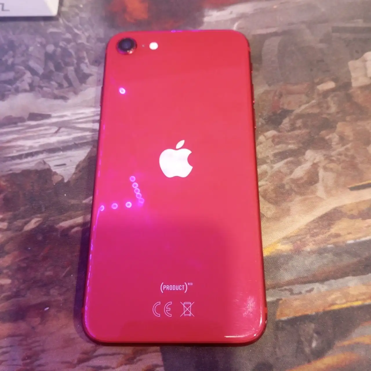 iPhone SE 2020 - Мобильные телефоны (Электроника) в Барнаул