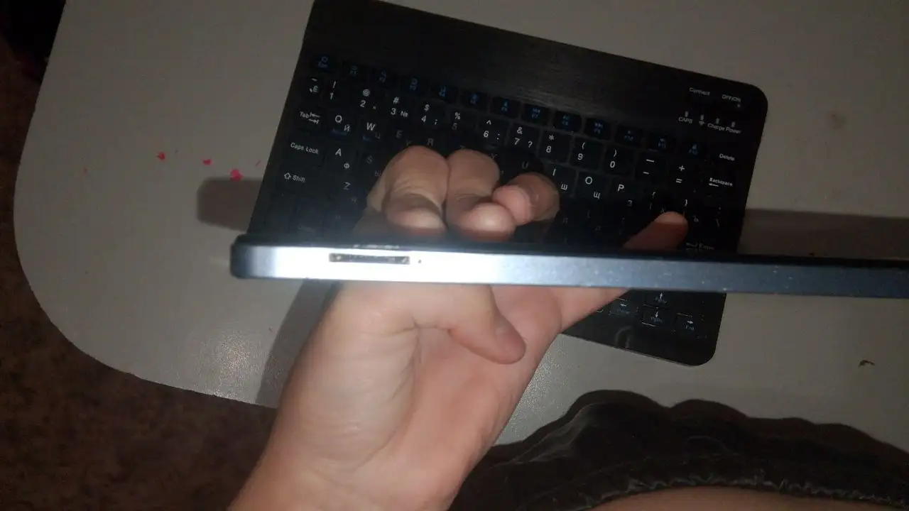 Продажа клавиатуры и Infinix 30 Hot - Электроника в Барнаул