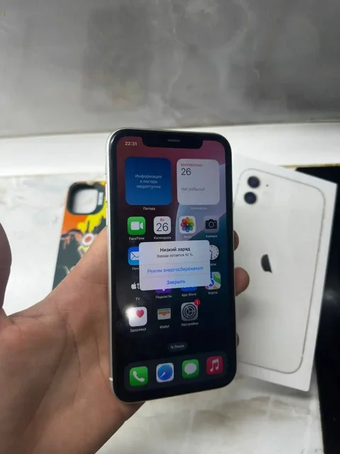 Б/У iPhone 11 128GB White - Холодильники в Барнаул