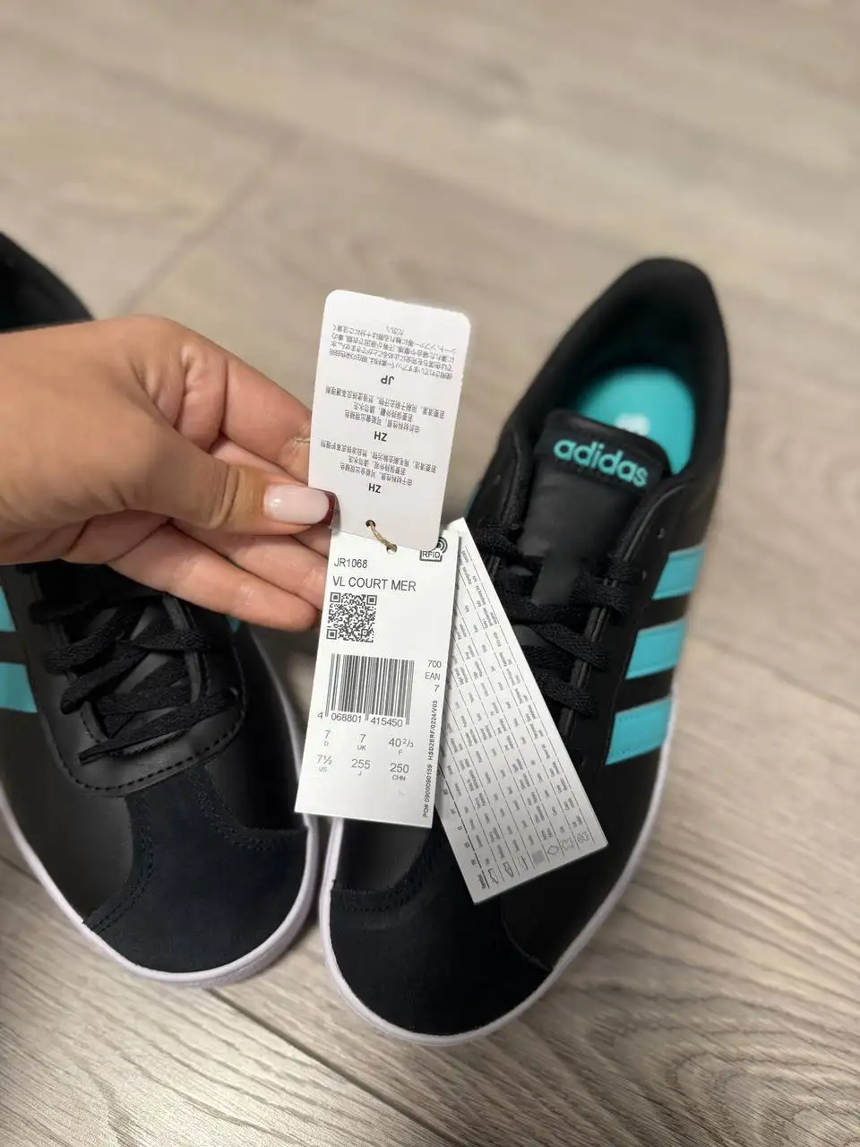 Кроссовки Mercedes-AMG Petronas Formula One Team VI Court Base Trainers JR1068 Adidas - Обувь (Одежда) в Барнаул