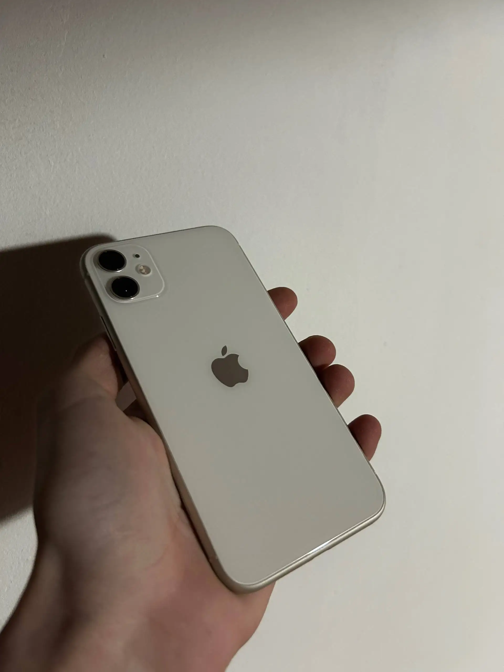 Продам Iphone 11 64GB - Смартфоны и гаджеты (Электроника) в Барнаул