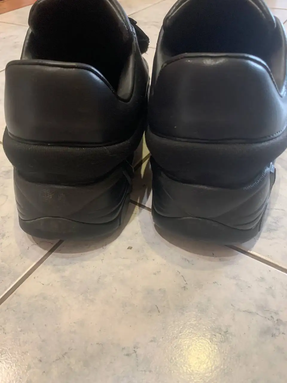 Продам Adidas Antei - Кроссовки (Одежда) в Барнаул