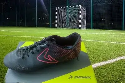 Футбольные бутсы Demix GOAL II JR FG - Спорт (Хобби и отдых) в Барнаул