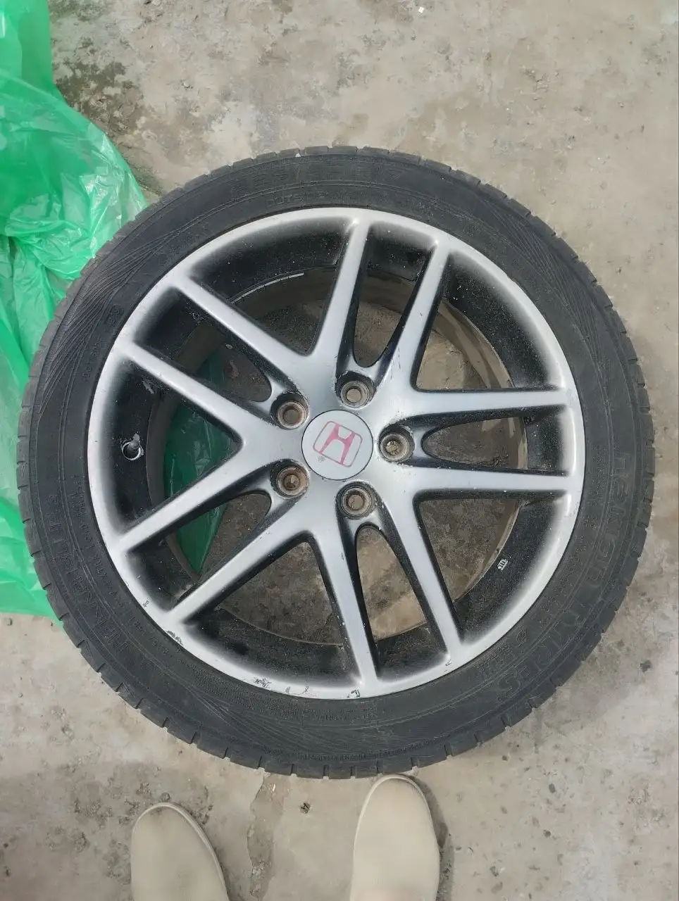 4 диска с летними шинами R-17 - Шины и диски (Авто) в Барнаул