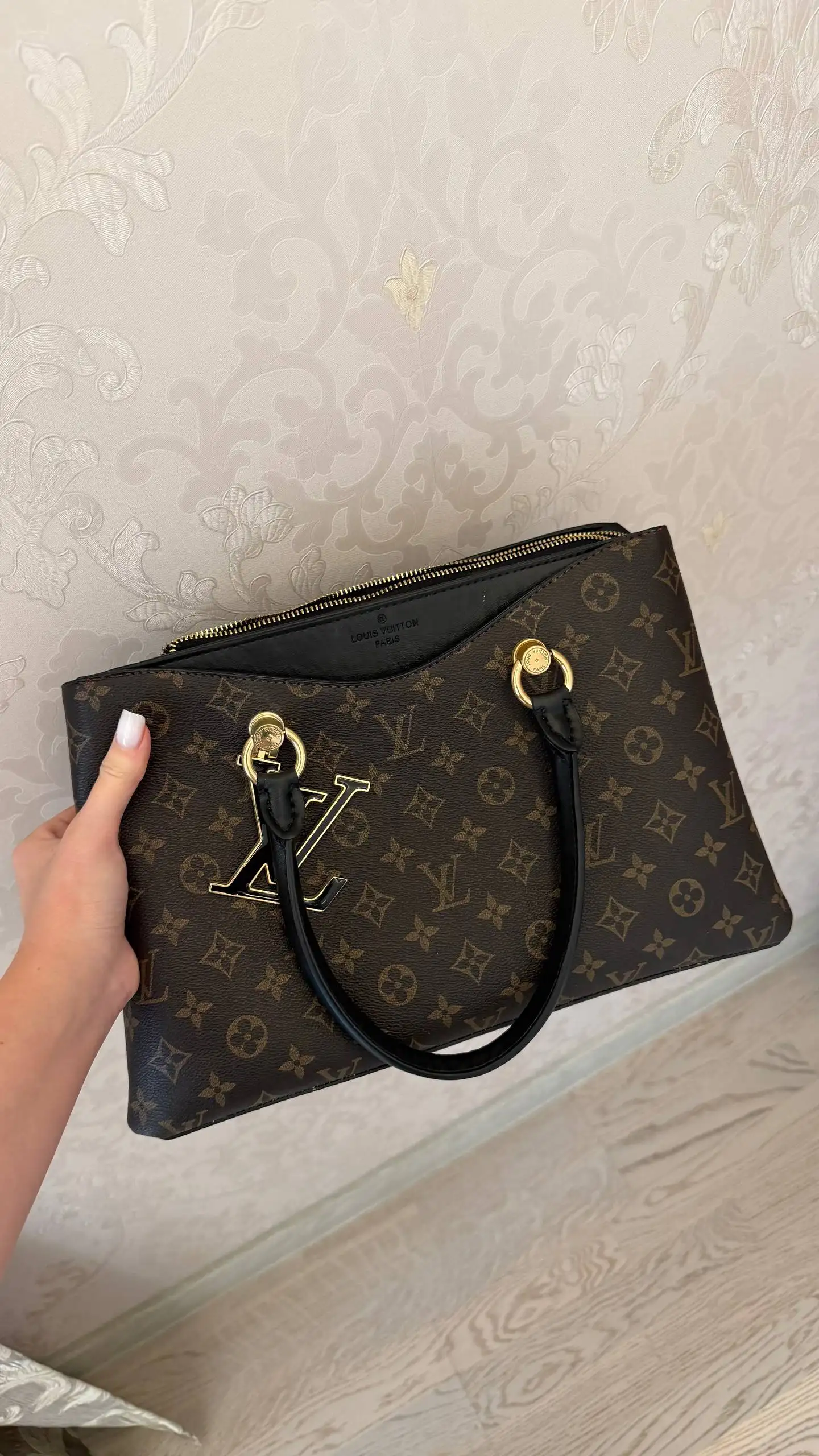 Распродажа брендовых вещей: Michael Kors, Dior, Louis Vuitton и Miu Miu - Брендовая одежда (Одежда) в Барнаул