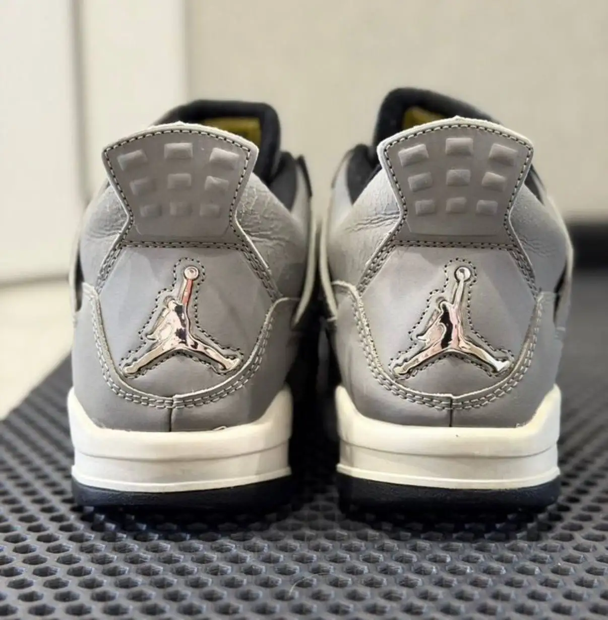 Кроссовки Jordan 41 размера - Обувь (Одежда) в Барнаул