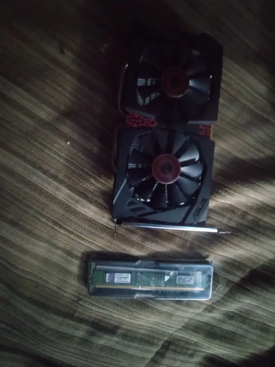 GTX 750 Ti, Оперативка DDR3, Samsung S10+ - Видеокарты, Оперативная память, Смартфоны (Электроника) в Барнаул