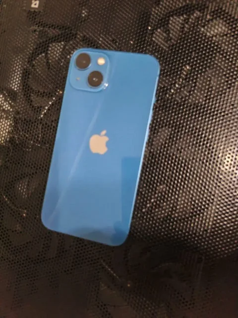 iPhone 13 128GB в хорошем состоянии - Смартфоны и гаджеты в Барнаул