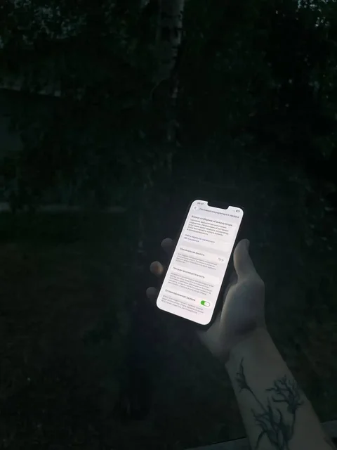 iPhone 13 (87% экран, царапины, оригинал) - частное объявление в Барнаул