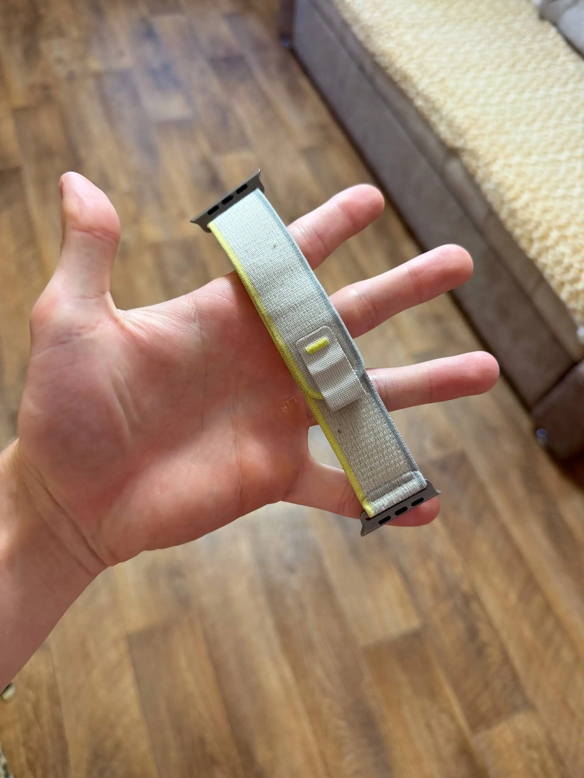 Продам/обменяю 2 оригинальных ремешка для Apple Watch/Apple Watch Ultra - Аксессуары для часов (Электроника) в Барнаул