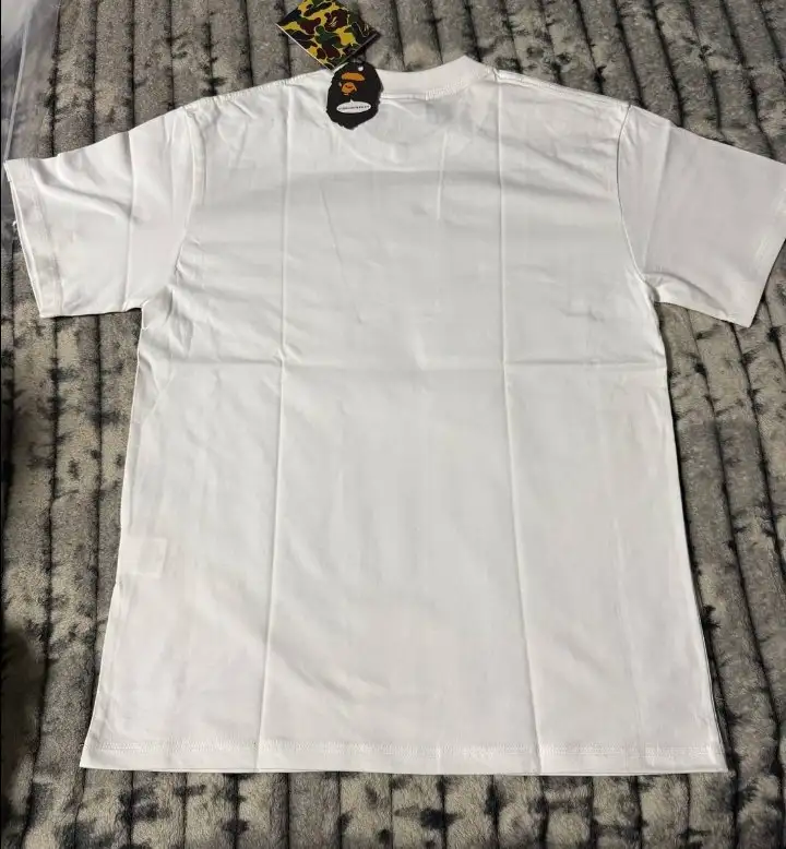 Оригинальная футболка BAPE, новая, носила - Одежда в Барнаул