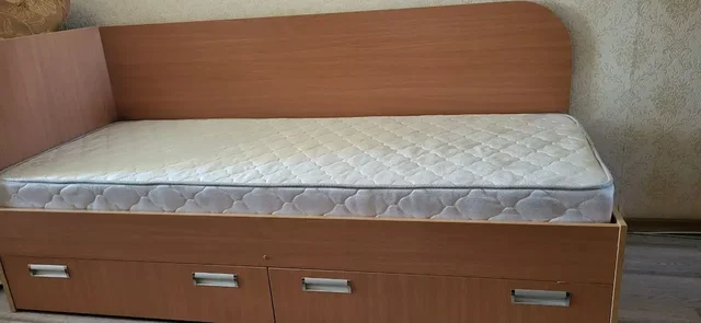 Продаю 2 кровати в идеальном состоянии - Барахолка в Барнаул