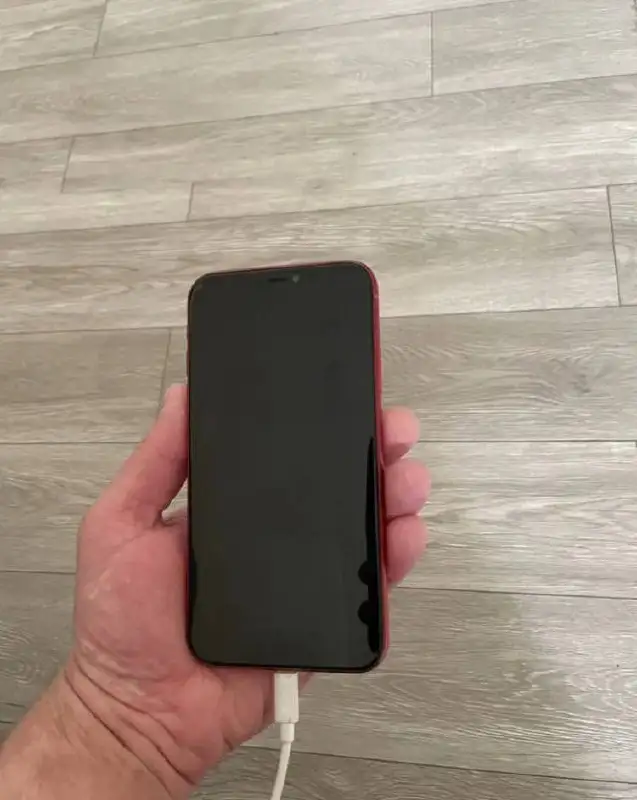 iPhone на iOS 16.3.1 - Смартфоны (Электроника) в Барнаул