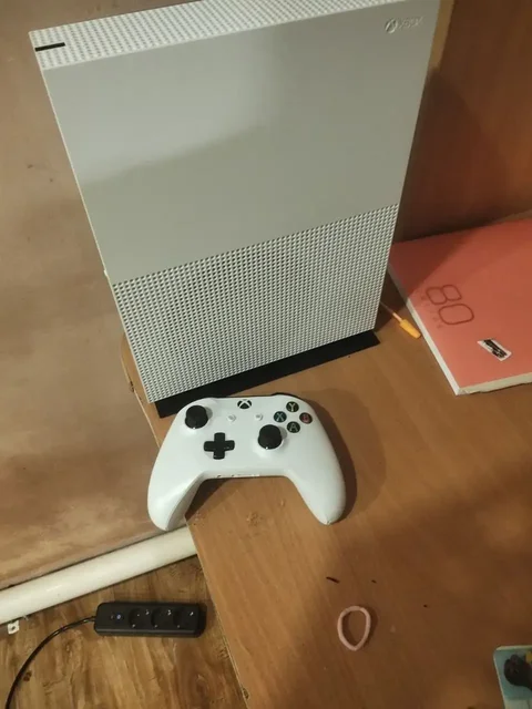 Продам Xbox One S 1TB - Аудиотехника в Барнаул