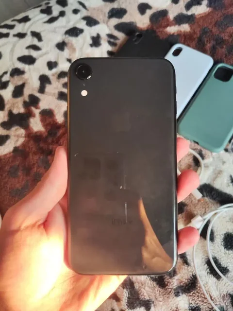 iPhone XR + Apple Watch Series 4 40mm - Аудиотехника в Барнаул