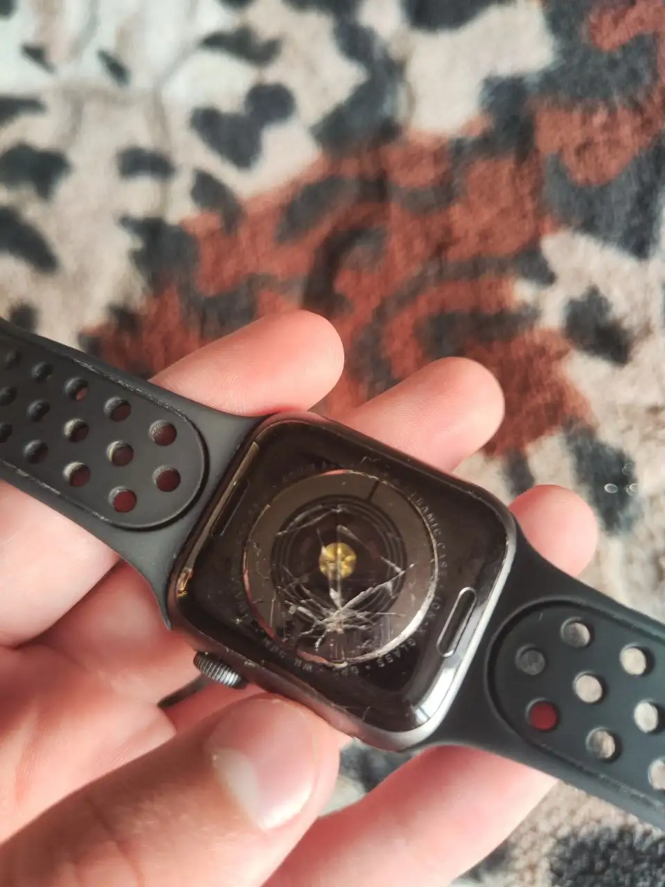 iPhone XR + Apple Watch Series 4 40mm - Смартфоны и аксессуары (Электроника) в Барнаул