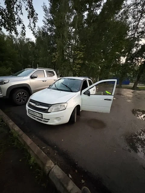 Лада Гранта 2012 с небольшими проблемами - Мототехника в Барнаул