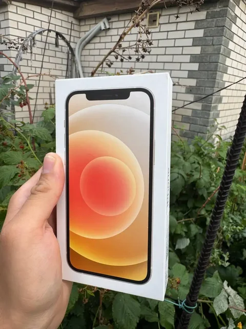iPhone 12 64GB в отличном состоянии - Блоки питания в Барнаул