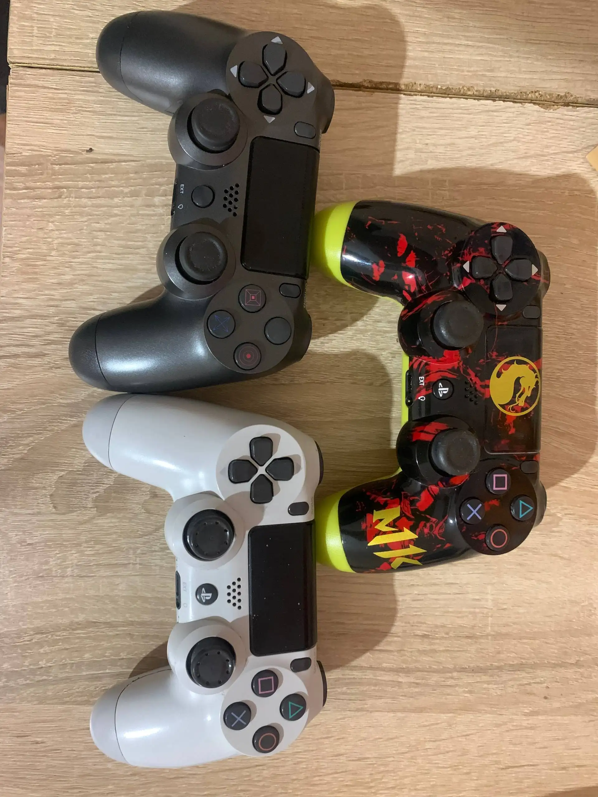 Продам PS4 500 ГБ с GTA 5 в подарок - Игровые приставки (Электроника) в Барнаул