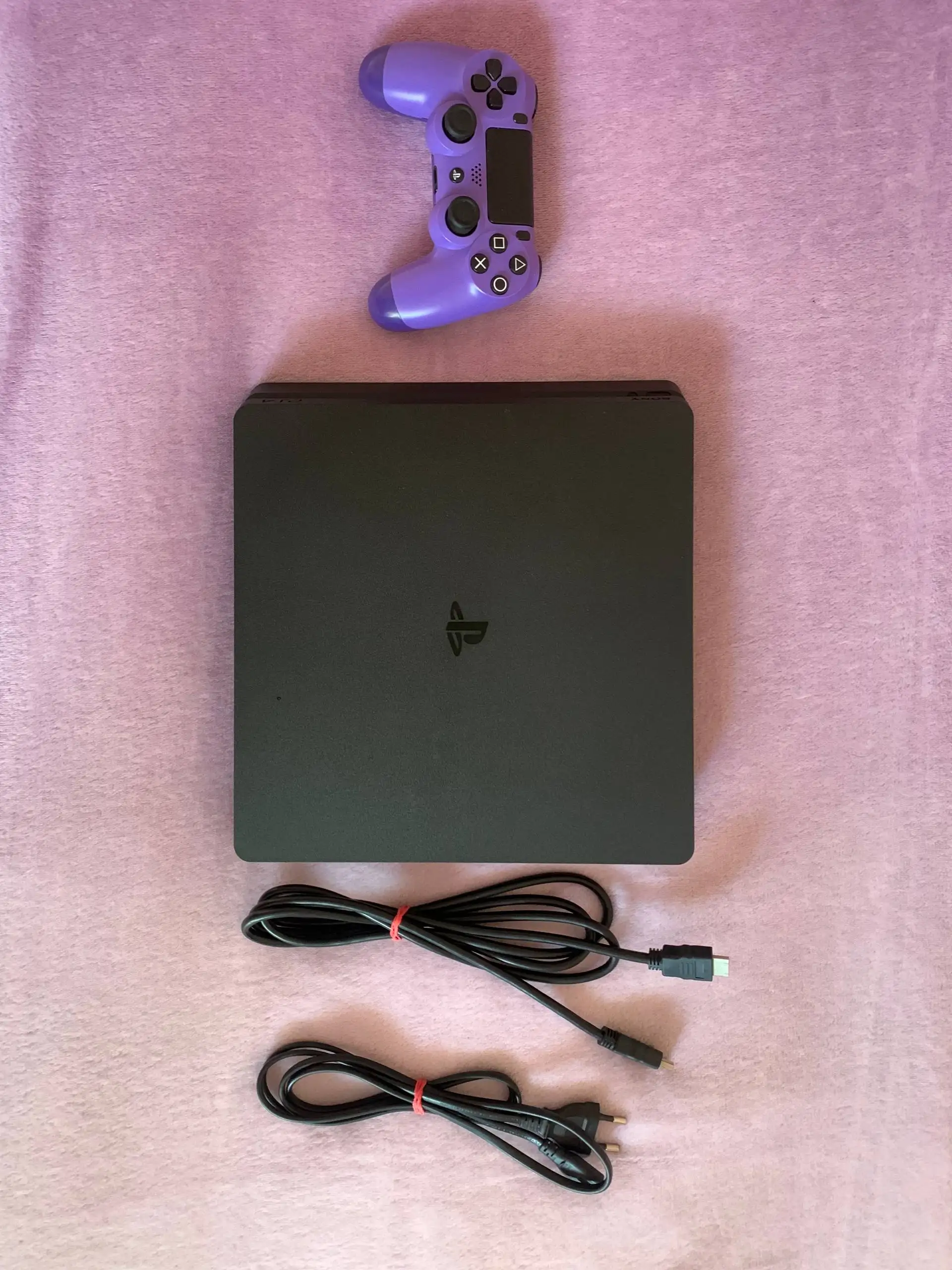 Продам Sony PlayStation 4 Slim 1TB - Игровые приставки (Электроника) в Барнаул