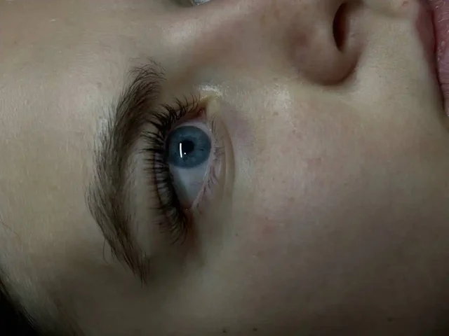 Наращивание ресниц и уход за бровями - Красота и здоровье в Ангарск