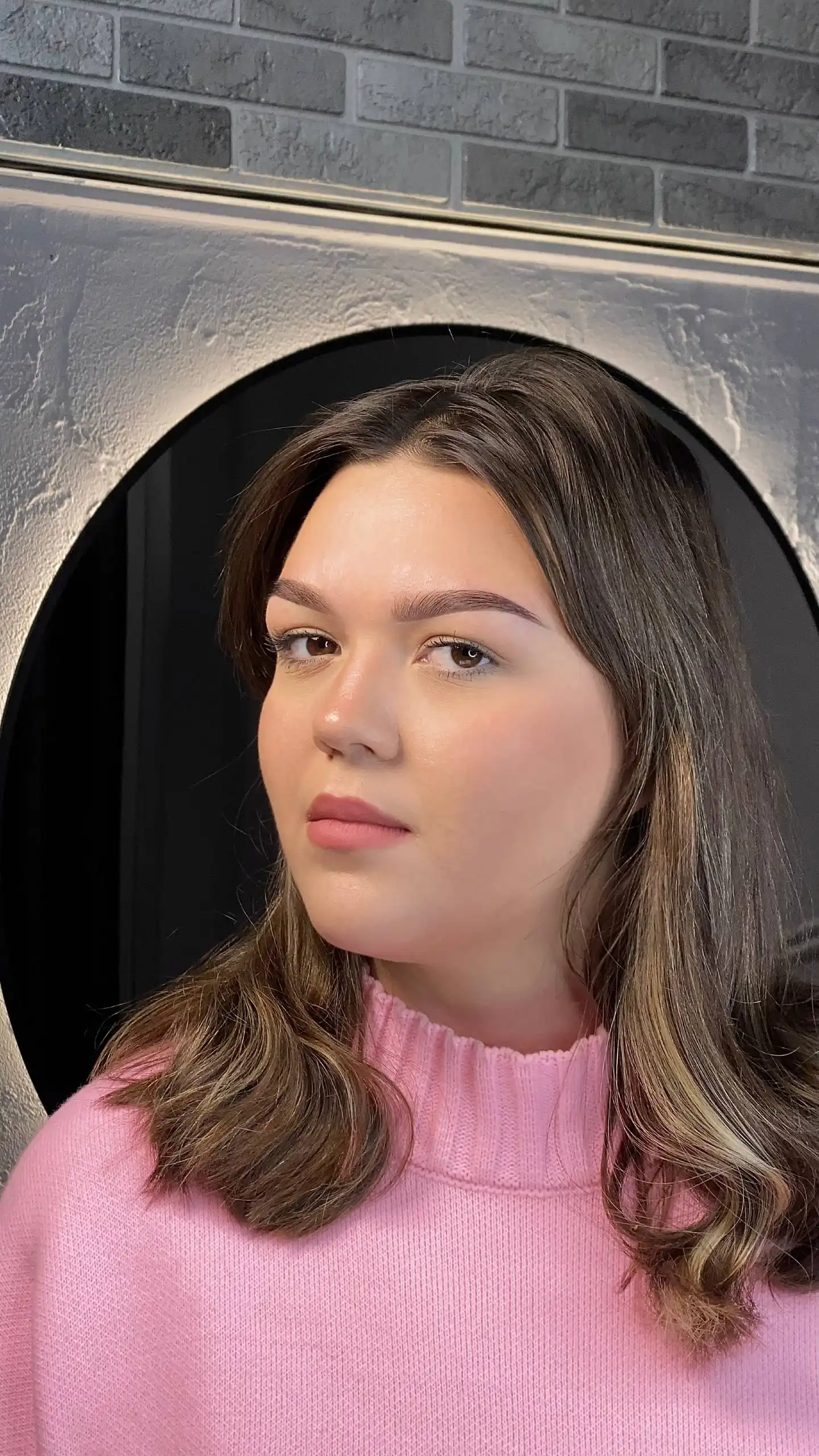 Услуги мастера-бровиста в студии