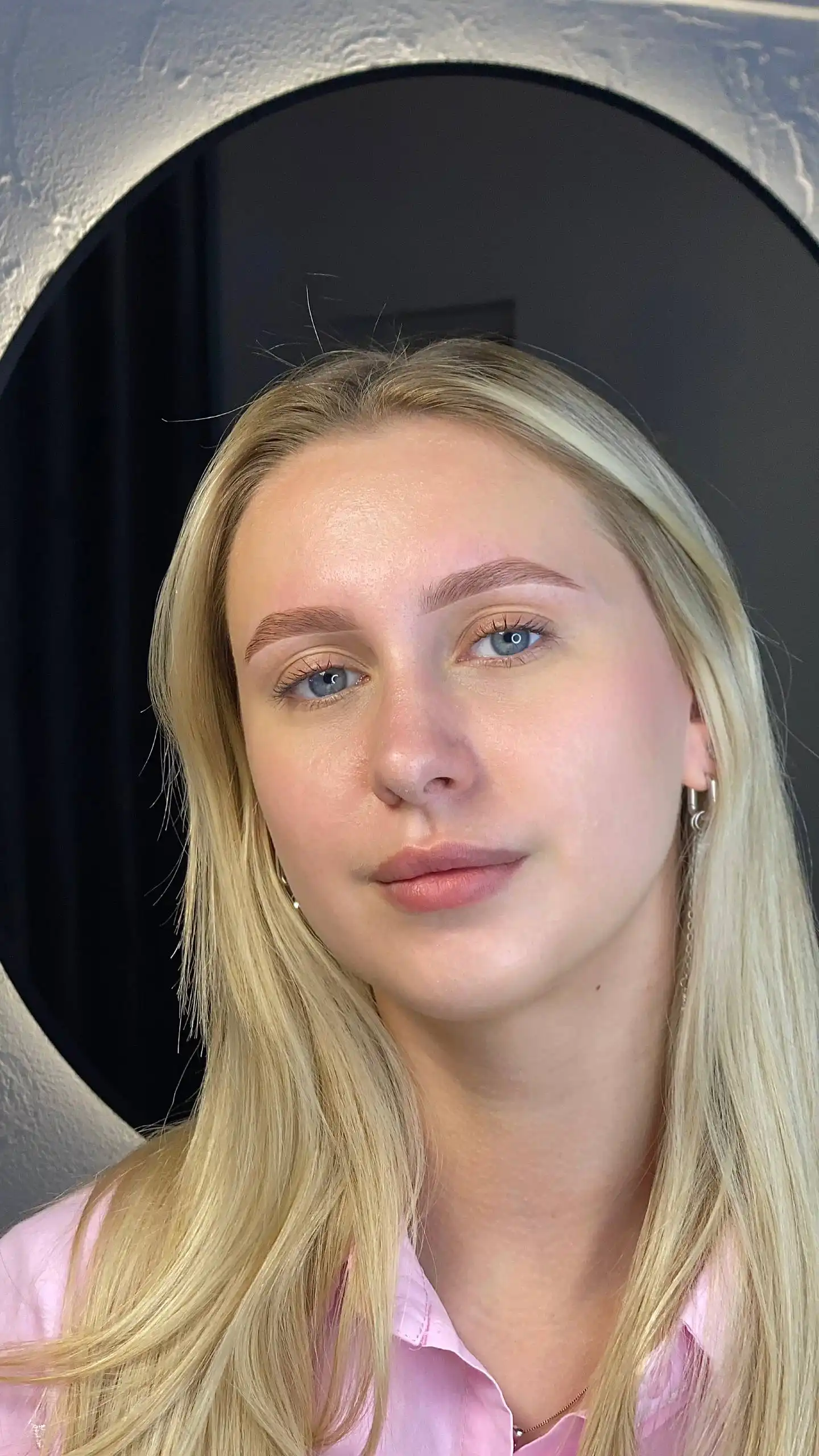 Услуги мастера-бровиста в студии