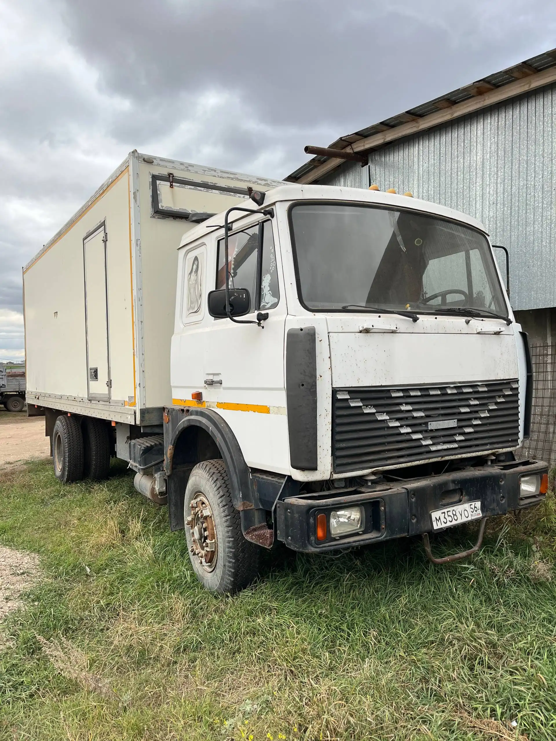 Продам маз без двигателя