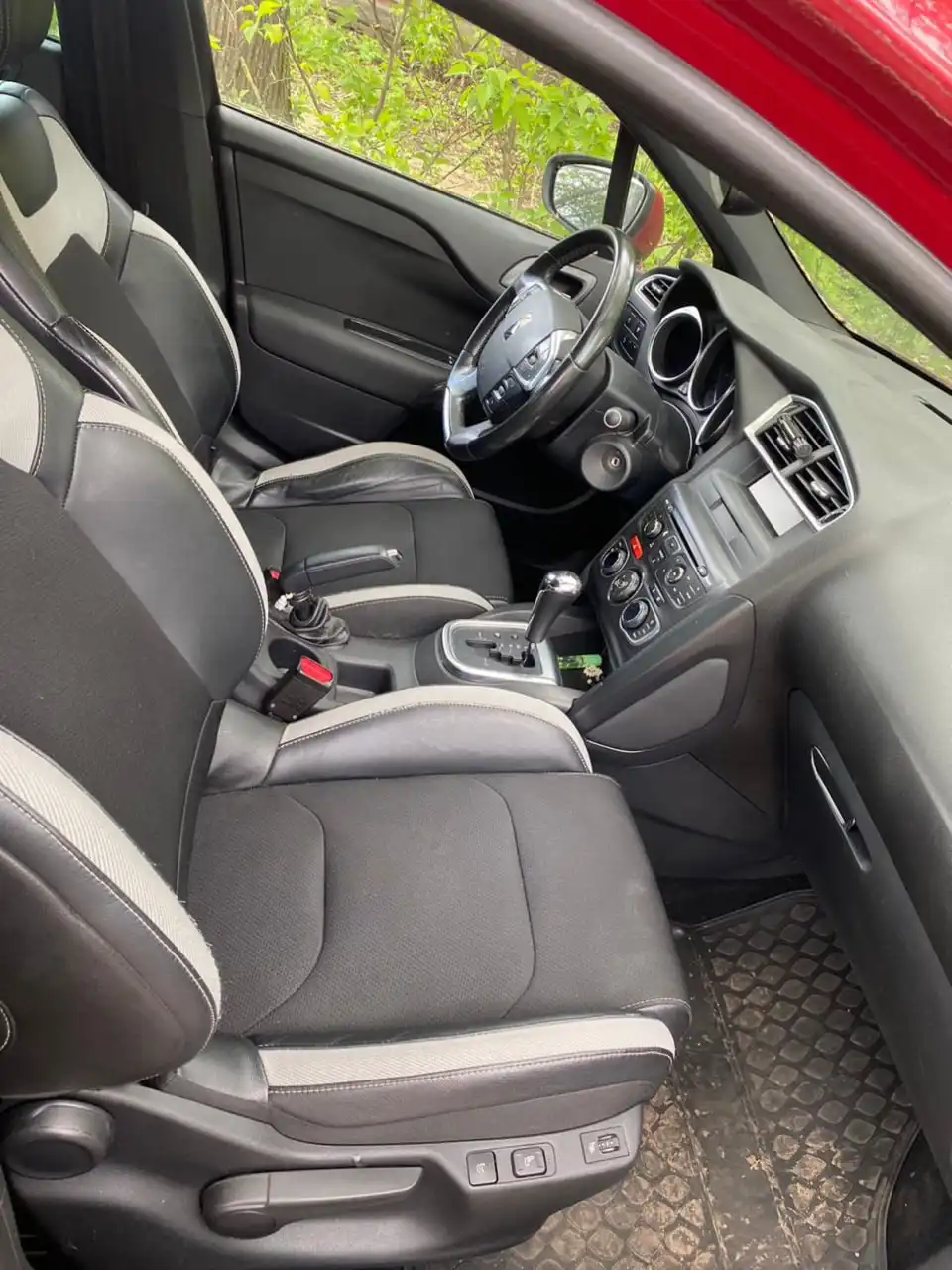 CITROEN DS4 2013 года на торгах по банкротству