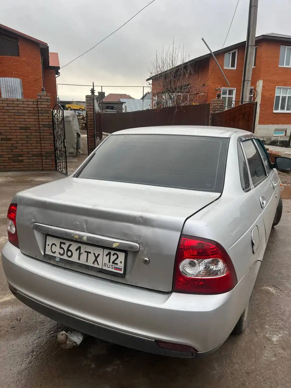 Продажа автомобиля Lada Priora 2012 года