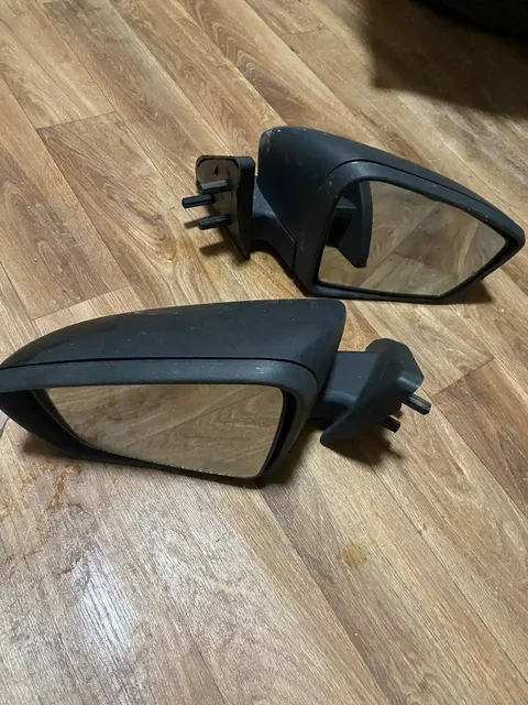 Продам зеркала на Гранту - Запчасти в Оренбург