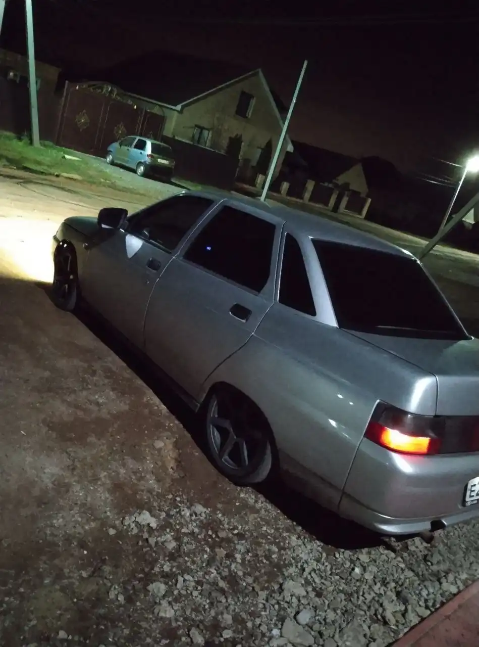 ВАЗ 2110 2006 года с пробегом 190 тыс. км