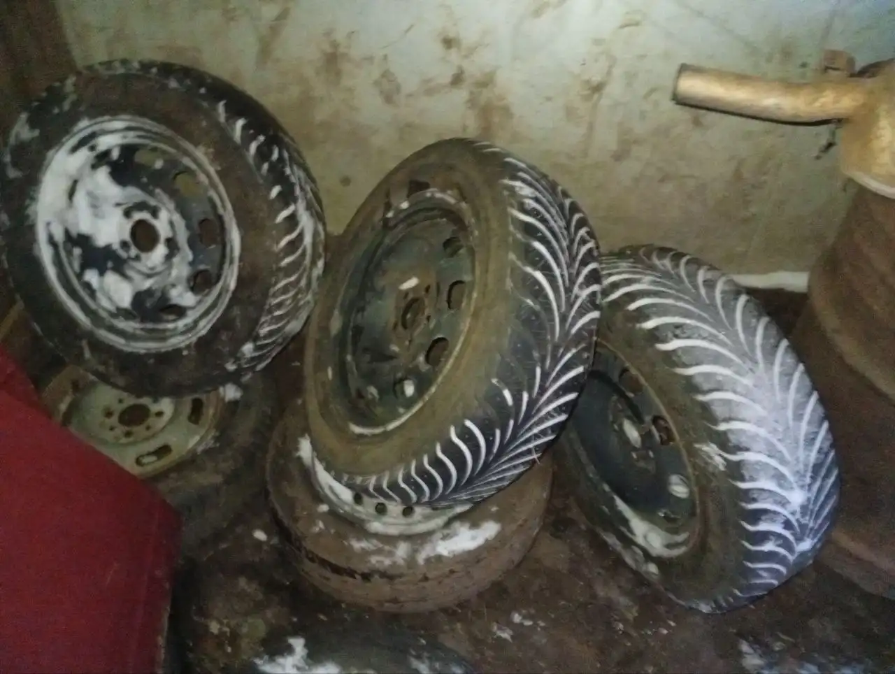 Продажа зимних шин R15 и R13 в Оренбурге