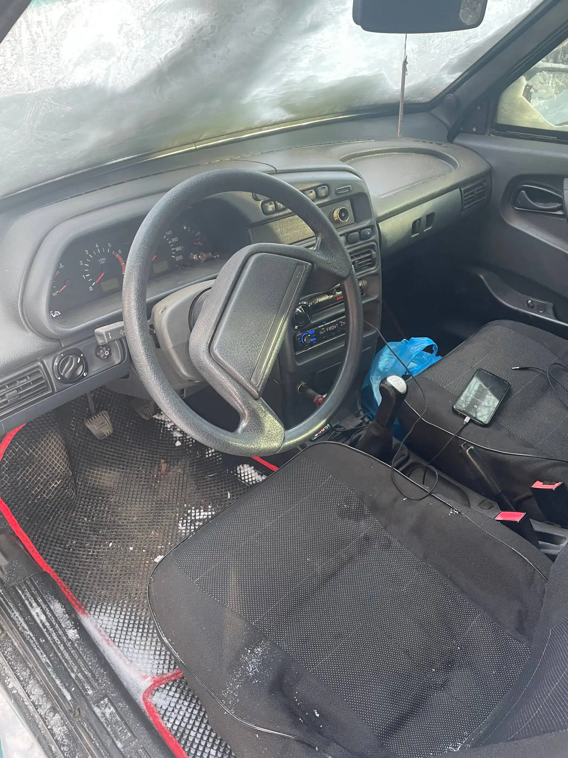 Продам автомобиль 2010 года в хорошем состоянии