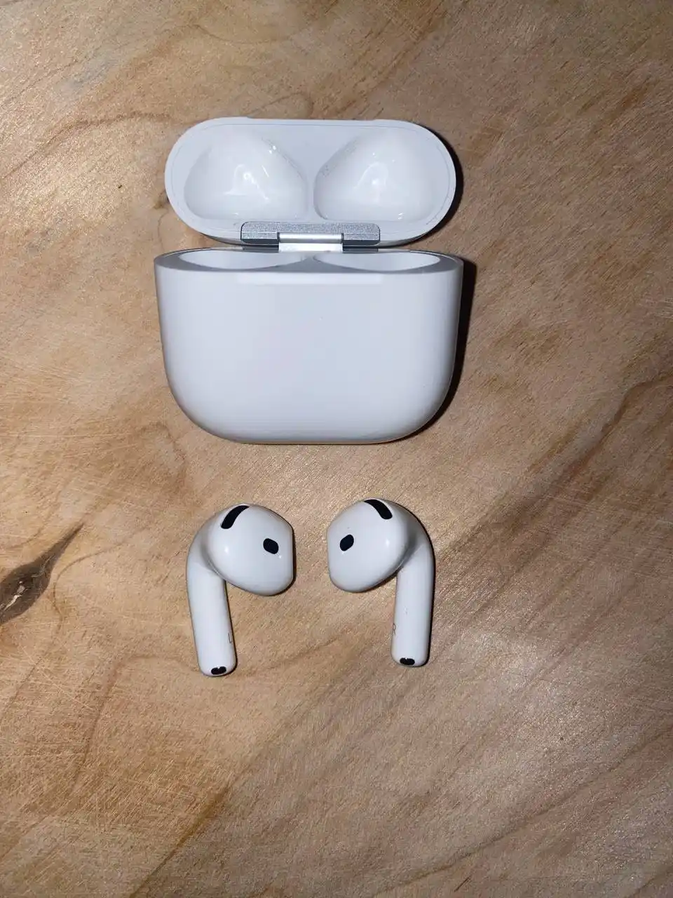 Продажа AirPods 4