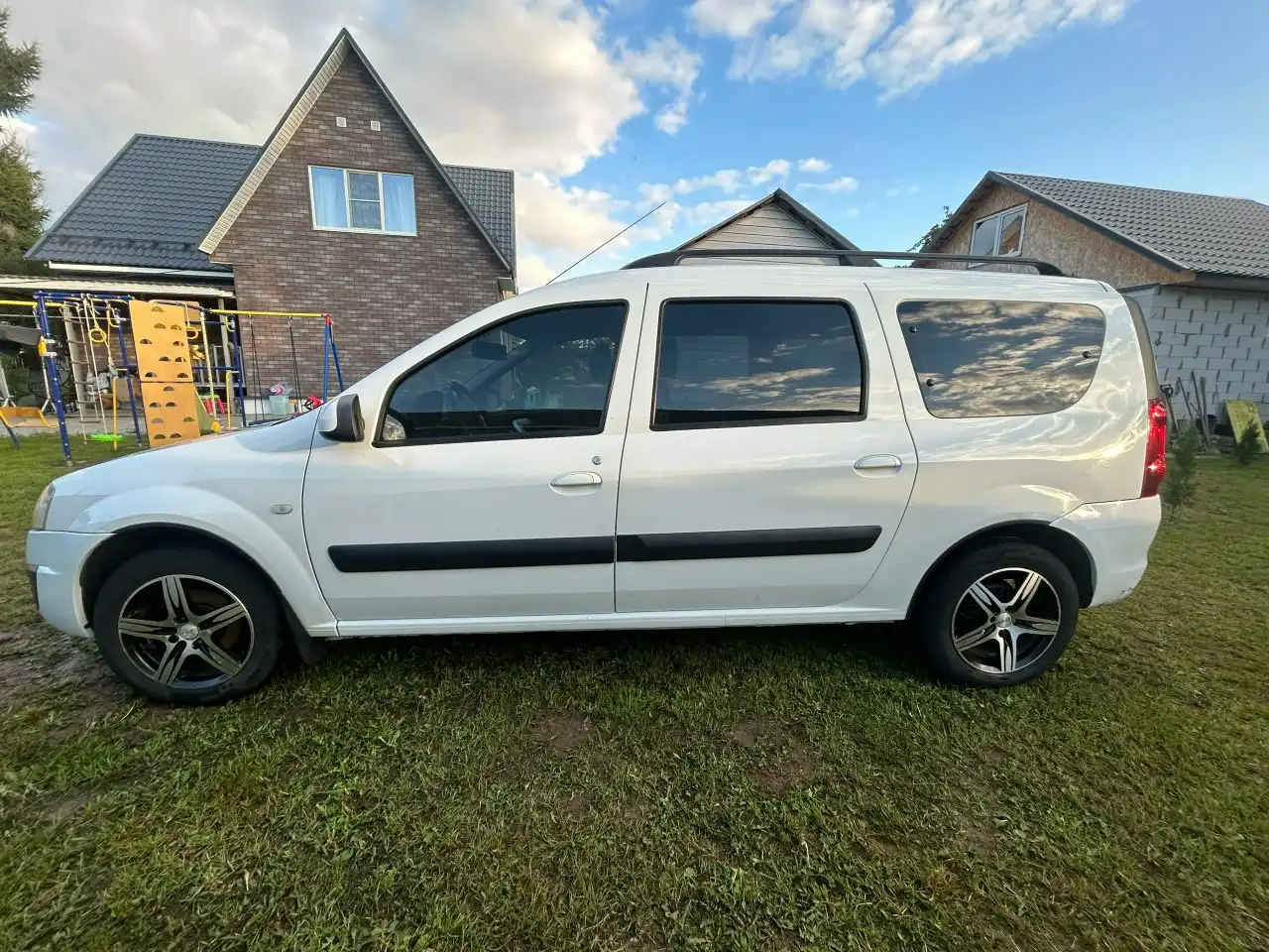 Lada Largus 2013 года в Гаврилов Посаде