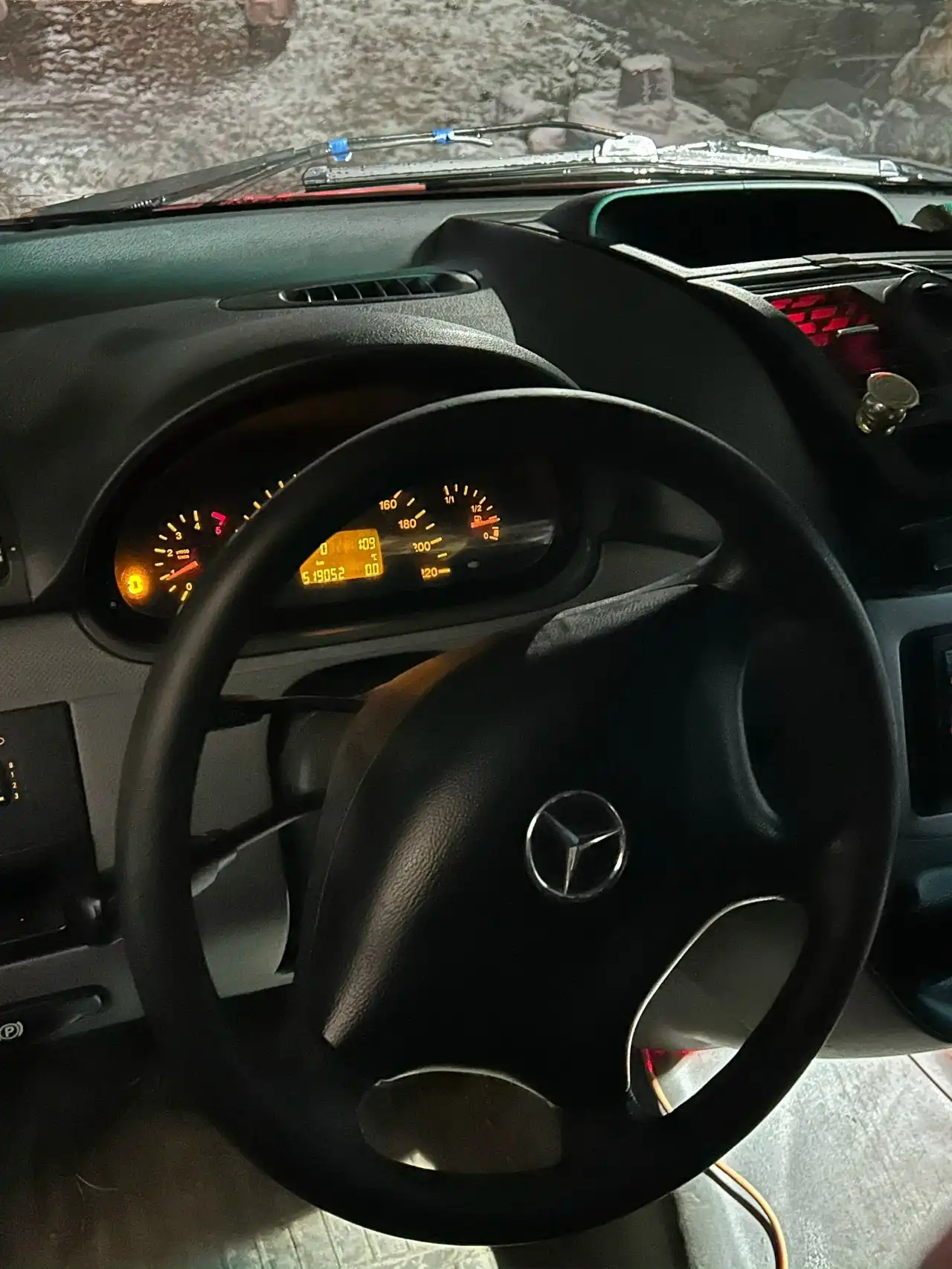 Продажа Mercedes-Benz Vito 2003 года