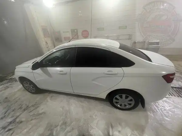 Автомобиль в идеальном состоянии с богатой комплектацией