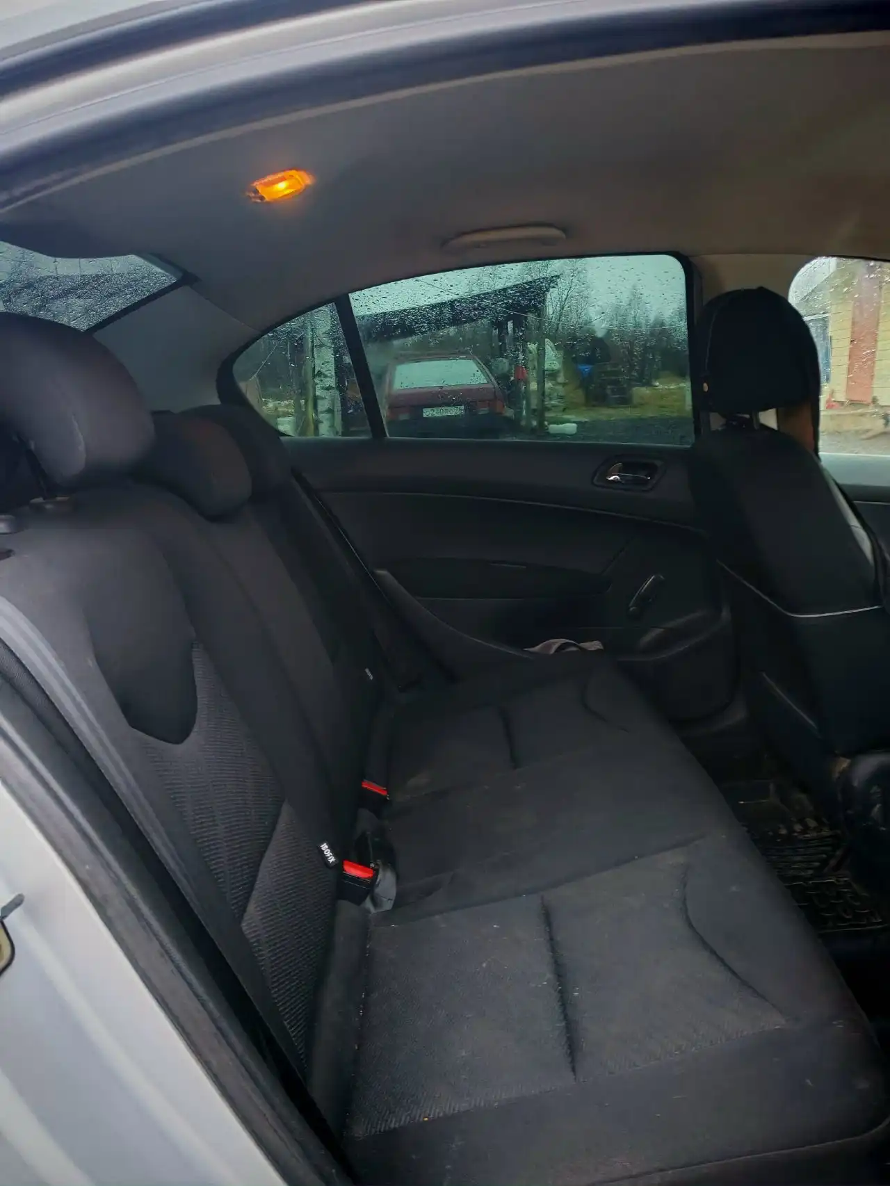 Продажа Peugeot 408 2013 года с пробегом 210.500 км