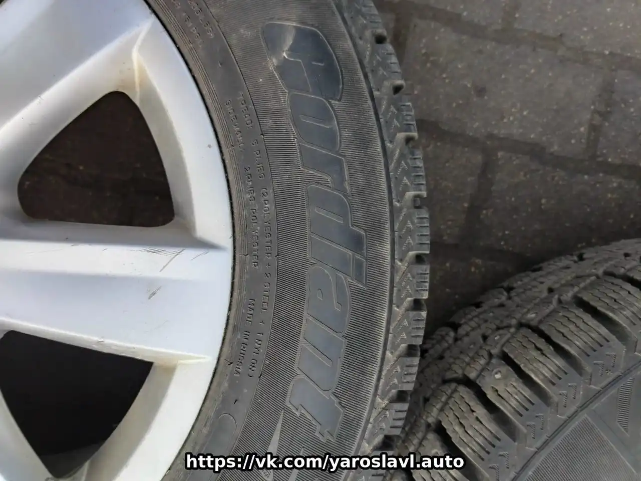Шины Cordiant 235/65R17 на дисках зимние