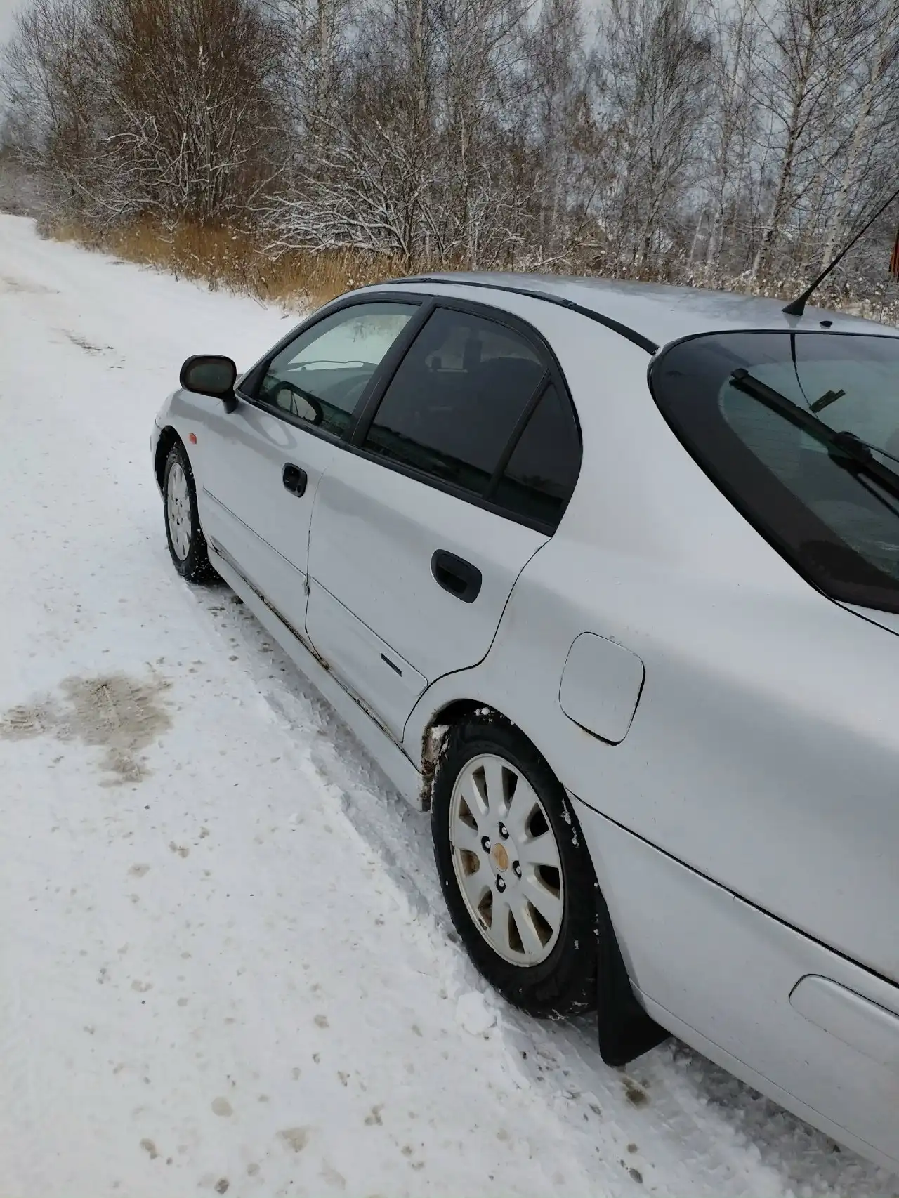 Mitsubishi Carisma 2001 года