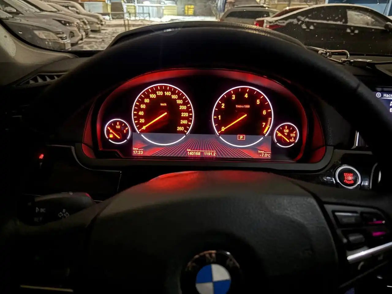 BMW X5 2014 года выпуска с богатой комплектацией