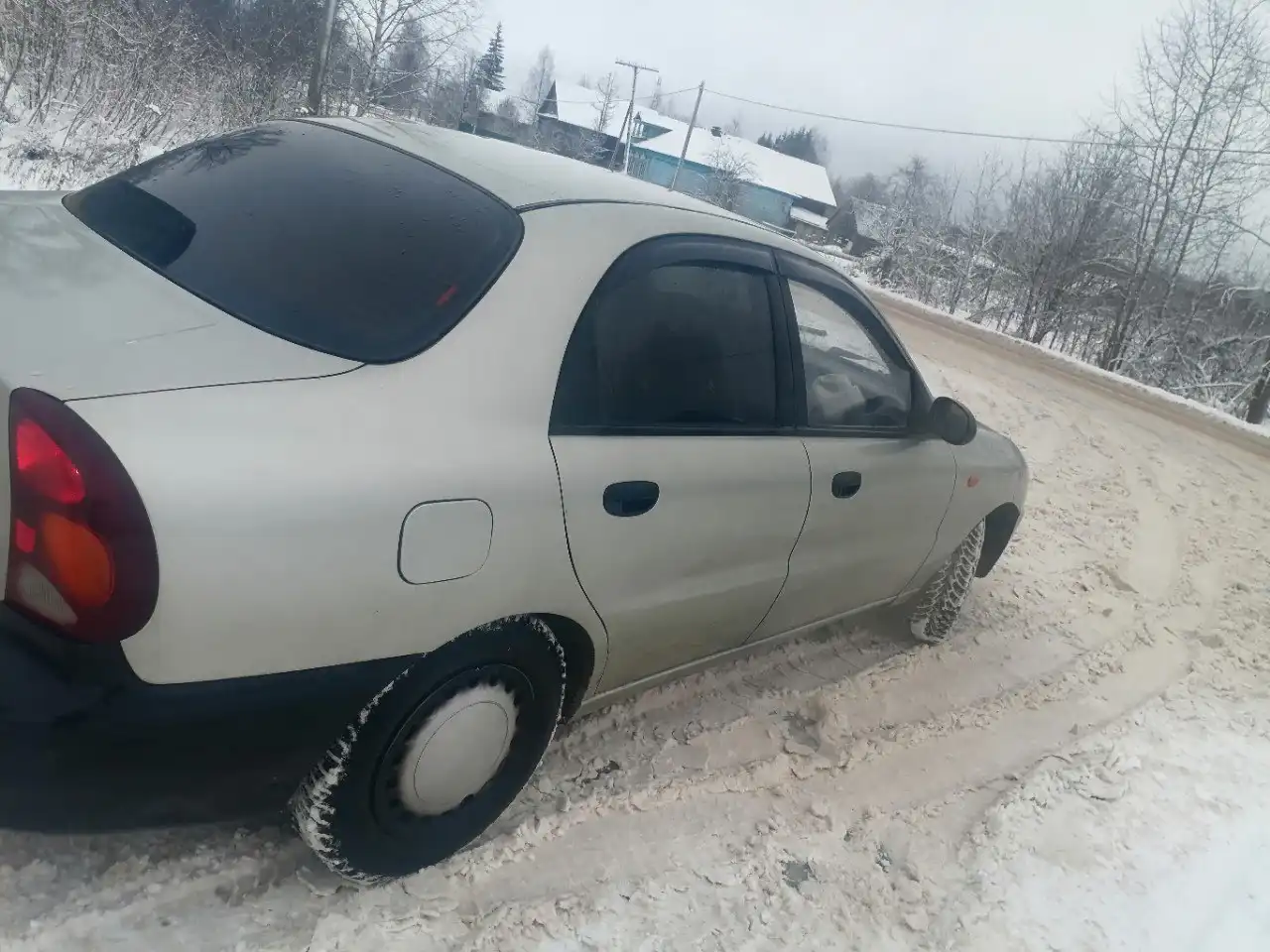 Продам автомобиль 2008 года с пробегом 122 тыс. км