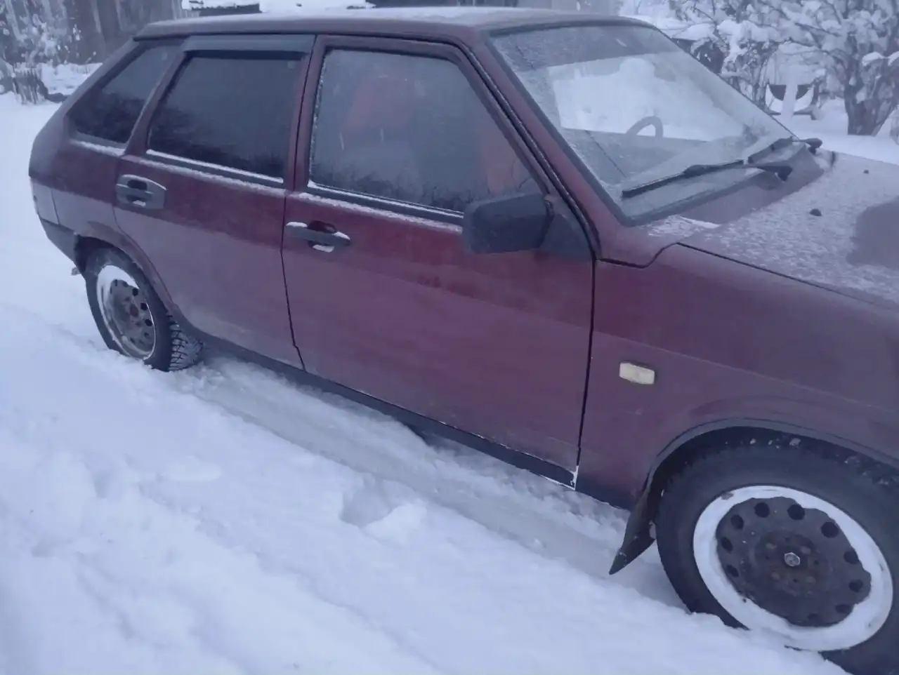 Автомобиль 2005 года с переваренным дном и кузовными дефектами