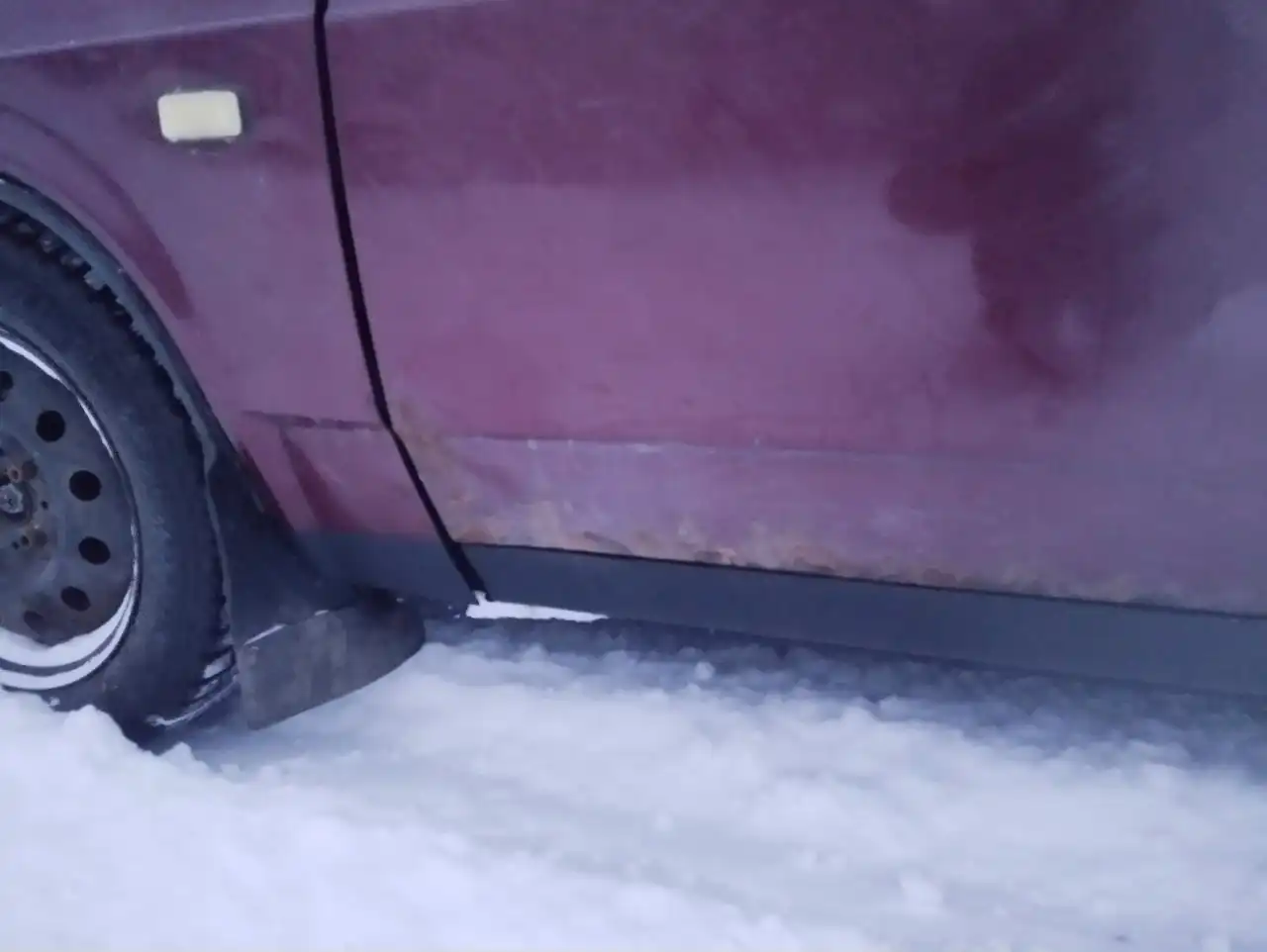 Автомобиль 2005 года с переваренным дном и кузовными дефектами